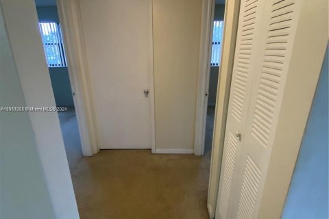 Condo in Sunrise, Florida, 3 bedrooms  № 1233159 - photo 5