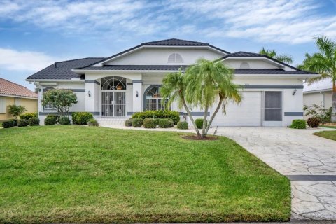 Villa ou maison à vendre à Punta Gorda, Floride: 3 chambres, 222.59 m2 № 964347 - photo 2