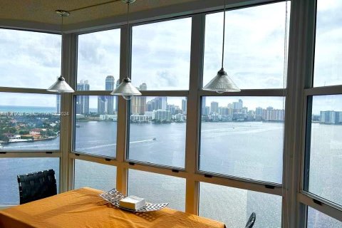 Condo in Aventura, Florida, 4 bedrooms  № 1145294 - photo 14