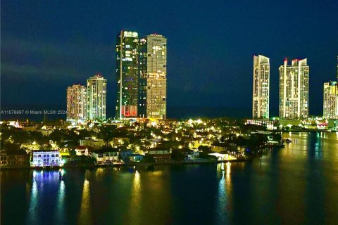 Condominio en venta en Aventura, Florida, 4 dormitorios, 232.53 m2 № 1145294 - foto 5