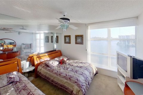 Condo in Aventura, Florida, 4 bedrooms  № 1145294 - photo 28