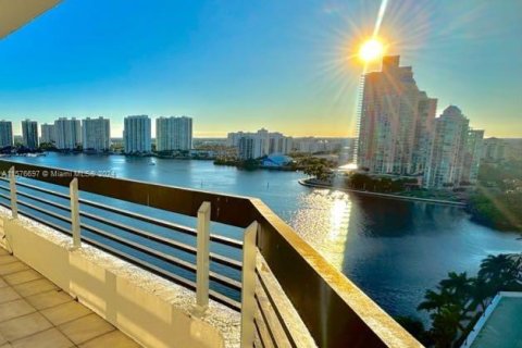 Condominio en venta en Aventura, Florida, 4 dormitorios, 232.53 m2 № 1145294 - foto 6