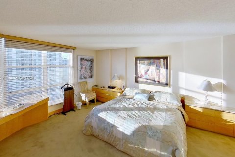 Condo in Aventura, Florida, 4 bedrooms  № 1145294 - photo 24