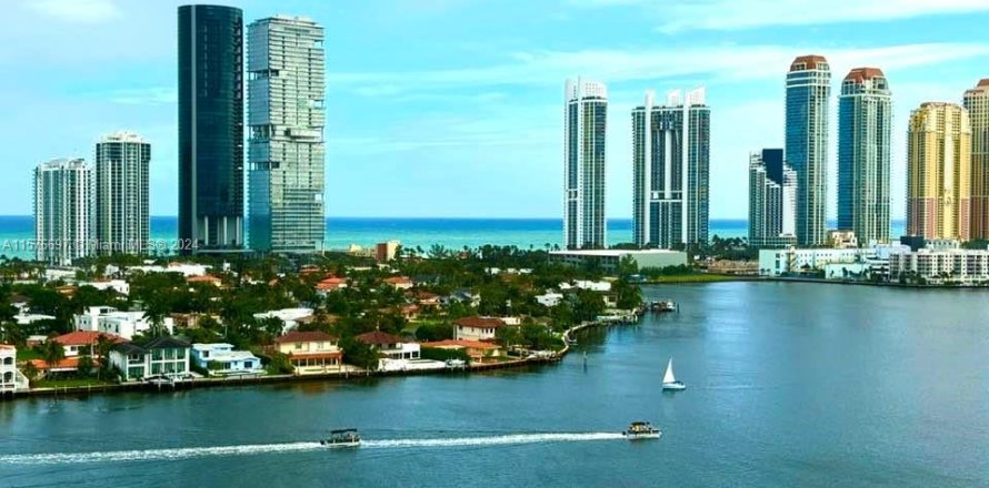 Condominio en Aventura, Florida, 4 dormitorios  № 1145294