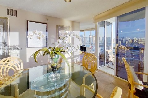 Condo in Aventura, Florida, 4 bedrooms  № 1145294 - photo 20