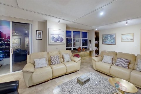 Condo in Aventura, Florida, 4 bedrooms  № 1145294 - photo 19