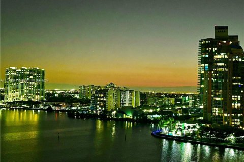 Condominio en venta en Aventura, Florida, 4 dormitorios, 232.53 m2 № 1145294 - foto 8