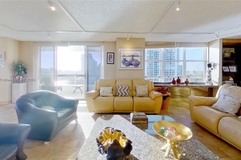 Condominio en venta en Aventura, Florida, 4 dormitorios, 232.53 m2 № 1145294 - foto 2