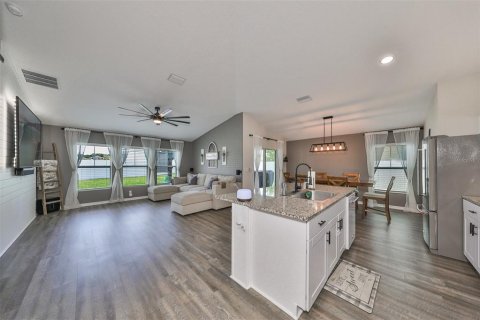 Villa ou maison à vendre à Riverview, Floride: 4 chambres, 168.99 m2 № 1341352 - photo 8