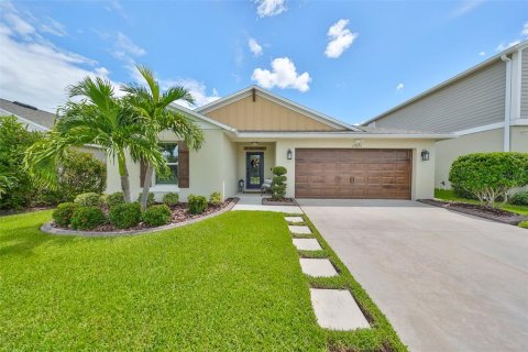 House in Riverview, Florida 4 bedrooms, 168.99 sq.m. № 1341352 - photo 1