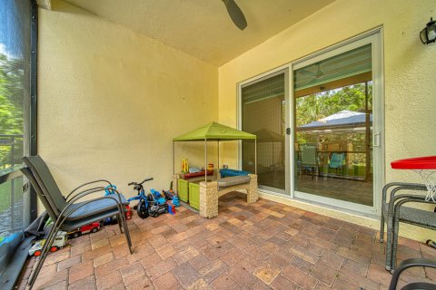 Townhouse in Wellington, Florida 3 bedrooms, 216.93 sq.m. № 1159599 - photo 12