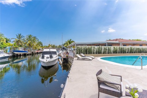 Villa ou maison à louer à North Miami, Floride: 3 chambres, 172.05 m2 № 1358471 - photo 14