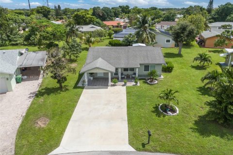 Villa ou maison à louer à Tamarac, Floride: 2 chambres, 121.24 m2 № 1358472 - photo 23