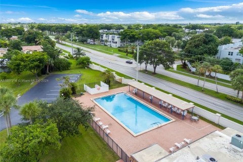 Villa ou maison à louer à Tamarac, Floride: 2 chambres, 121.24 m2 № 1358472 - photo 16