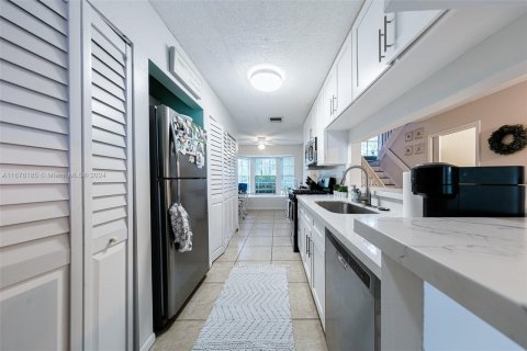 Casa en venta en Miami, Florida, 3 dormitorios, 124.49 m2 № 1401573 - foto 12