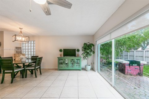 Casa en venta en Miami, Florida, 3 dormitorios, 124.49 m2 № 1401573 - foto 11