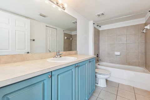 Copropriété à vendre à Boynton Beach, Floride: 2 chambres, 81.75 m2 № 1092414 - photo 5