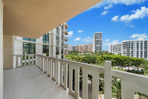 Condo in Key Biscayne, Florida, 2 bedrooms  № 1328279 - photo 23