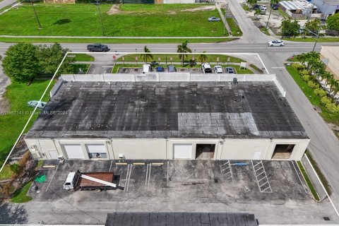 Commercial property in Homestead, Florida № 1381840 - photo 6