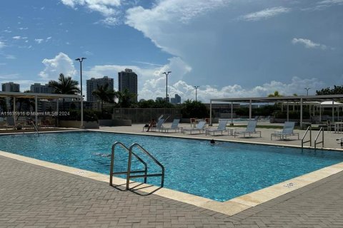 Condominio en venta en Aventura, Florida, 2 dormitorios, 149.11 m2 № 1305634 - foto 19