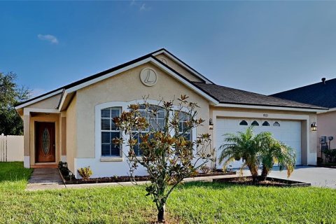 Casa en venta en New Port Richey, Florida, 3 dormitorios, 157 m2 № 1340996 - foto 1