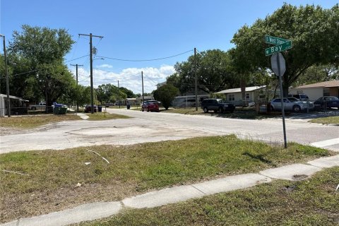 Propiedad comercial en venta en Tampa, Florida № 479241 - foto 4