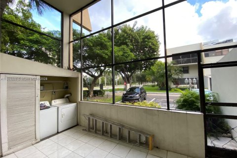 Condo in Aventura, Florida, 3 bedrooms  № 1228311 - photo 18