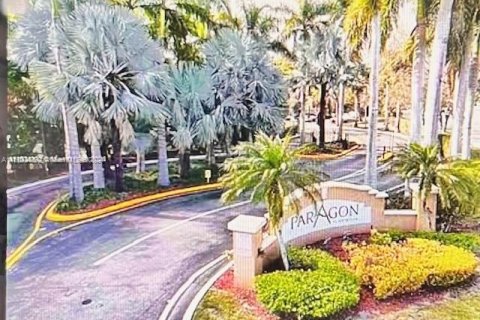 Condominio en venta en Plantation, Florida, 3 dormitorios, 112.78 m2 № 1228271 - foto 1