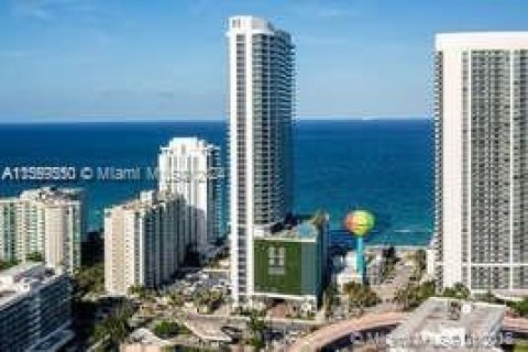 Condominio en venta en Hollywood, Florida, 1 dormitorio, 80.73 m2 № 1081181 - foto 17