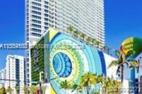 Condominio en venta en Hollywood, Florida, 1 dormitorio, 80.73 m2 № 1081181 - foto 6