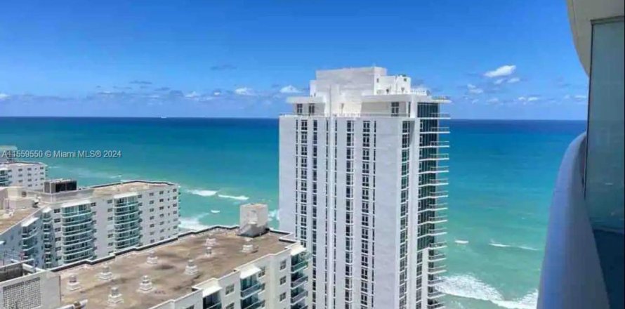 Condo à Hollywood, Floride, 1 chambre  № 1081181