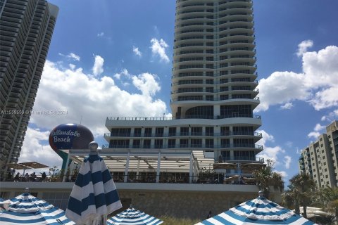 Condominio en venta en Hollywood, Florida, 1 dormitorio, 80.73 m2 № 1081181 - foto 5