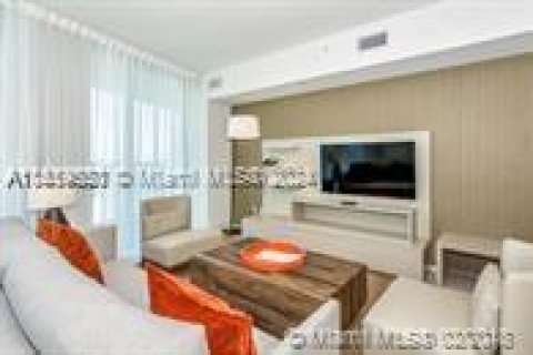 Condo in Hollywood, Florida, 1 bedroom  № 1081181 - photo 12