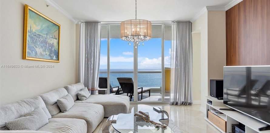 Condominio en Sunny Isles Beach, Florida, 3 dormitorios  № 1345364