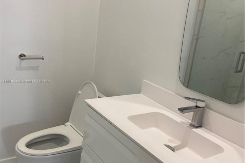 Condo in Miami Beach, Florida, 1 bedroom  № 1215687 - photo 4