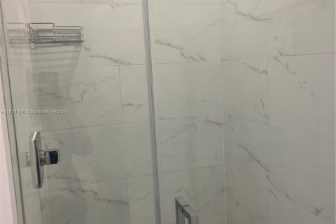 Condo in Miami Beach, Florida, 1 bedroom  № 1215687 - photo 6