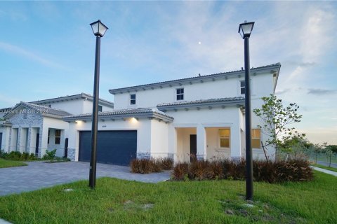 Villa ou maison à vendre à Miami, Floride: 5 chambres, 281.77 m2 № 1321271 - photo 2