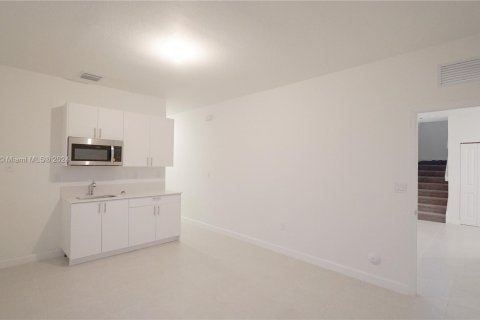 Casa en venta en Miami, Florida, 5 dormitorios, 281.77 m2 № 1321271 - foto 28