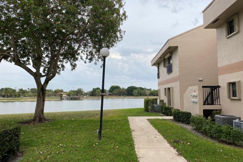 Copropriété à vendre à Coconut Creek, Floride: 3 chambres, 104.05 m2 № 1182147 - photo 2