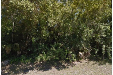 Terreno en venta en St. Lucie, Florida № 664497 - foto 2