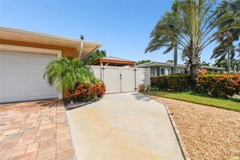 Casa en venta en Saint Petersburg, Florida, 3 dormitorios, 200.76 m2 № 1344337 - foto 6