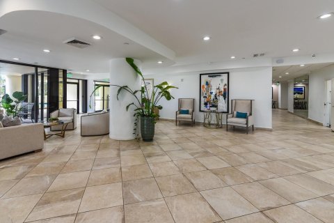 Condo in West Palm Beach, Florida, 2 bedrooms  № 1141508 - photo 4