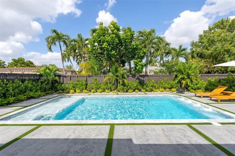 House in Miami, Florida 3 bedrooms, 162.21 sq.m. № 1428096 - photo 25