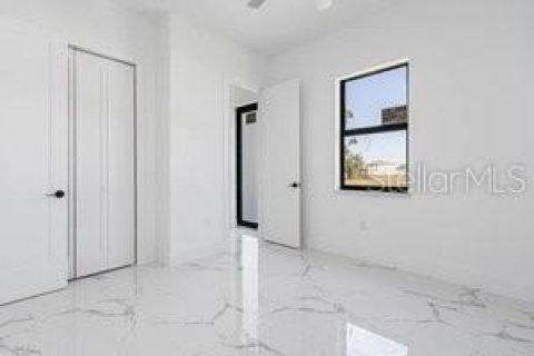 Casa en venta en Cape Coral, Florida, 4 dormitorios, 161.19 m2 № 1008028 - foto 25