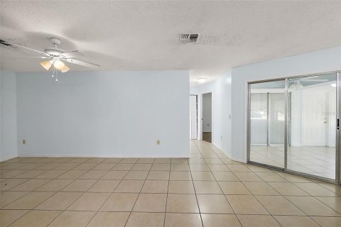 Villa ou maison à vendre à Leesburg, Floride: 2 chambres, 86.68 m2 № 955070 - photo 3