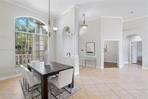 Villa ou maison à vendre à Coral Springs, Floride: 5 chambres, 256.6 m2 № 1332731 - photo 18