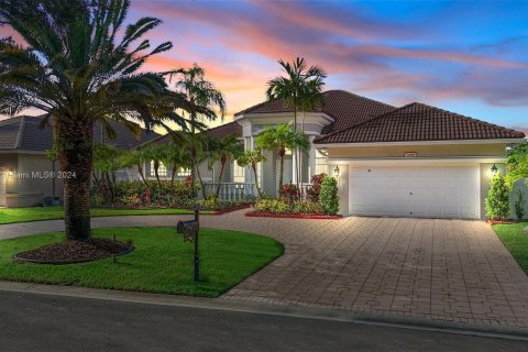 Casa en venta en Coral Springs, Florida, 5 dormitorios, 256.6 m2 № 1332731 - foto 1