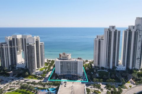 Studio in the Condo in Sunny Isles Beach, Florida  № 1294983 - photo 20