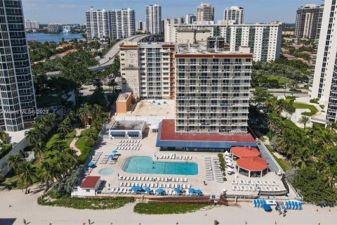 Studio in the Condo in Sunny Isles Beach, Florida  № 1294983 - photo 19