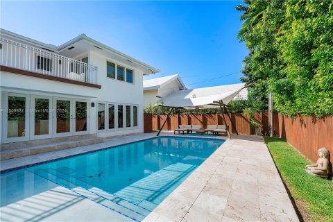 Villa ou maison à vendre à Bay Harbor Islands, Floride: 4 chambres, 289.11 m2 № 951402 - photo 30